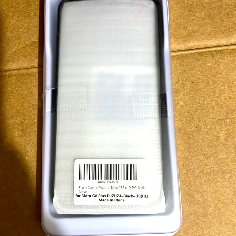 Phone case with screen protector as you can see in the pictures new one
